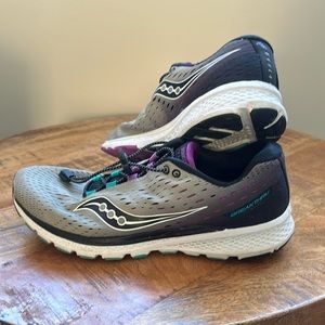 Saucony size 10 Running Shoes with speed laces.